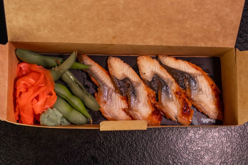 Sashimi Box Eel
